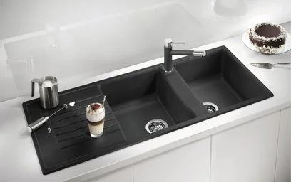 Two basins with drainer