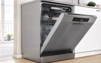 Free-standing dishwasher