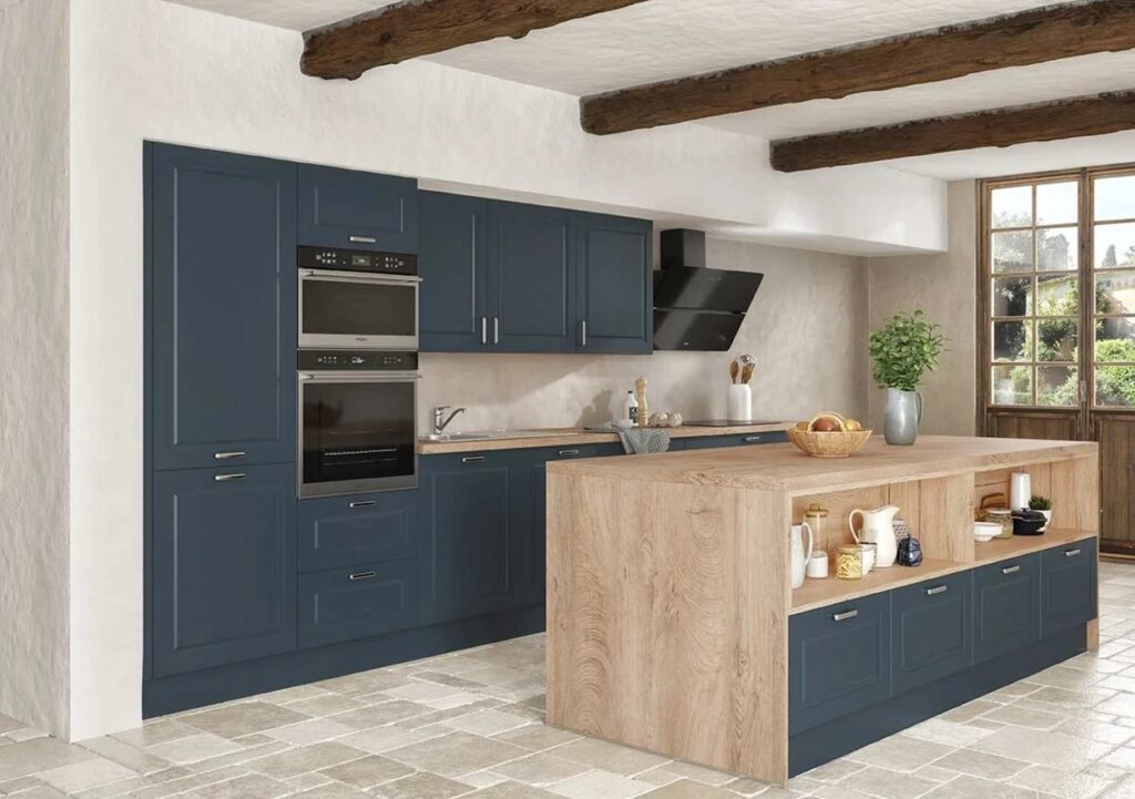 Layout with island