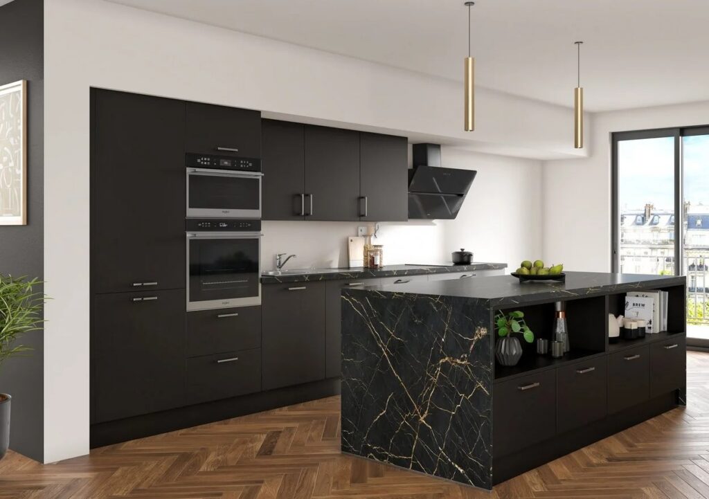 Layout with island